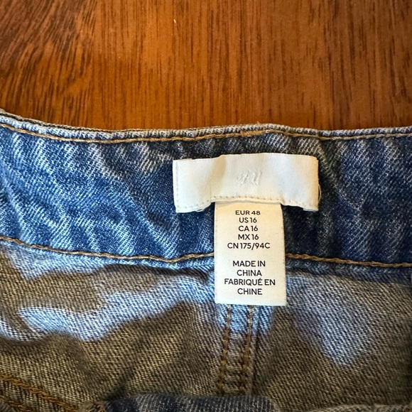 H&M Denim Shorts - Picture 2 of 2